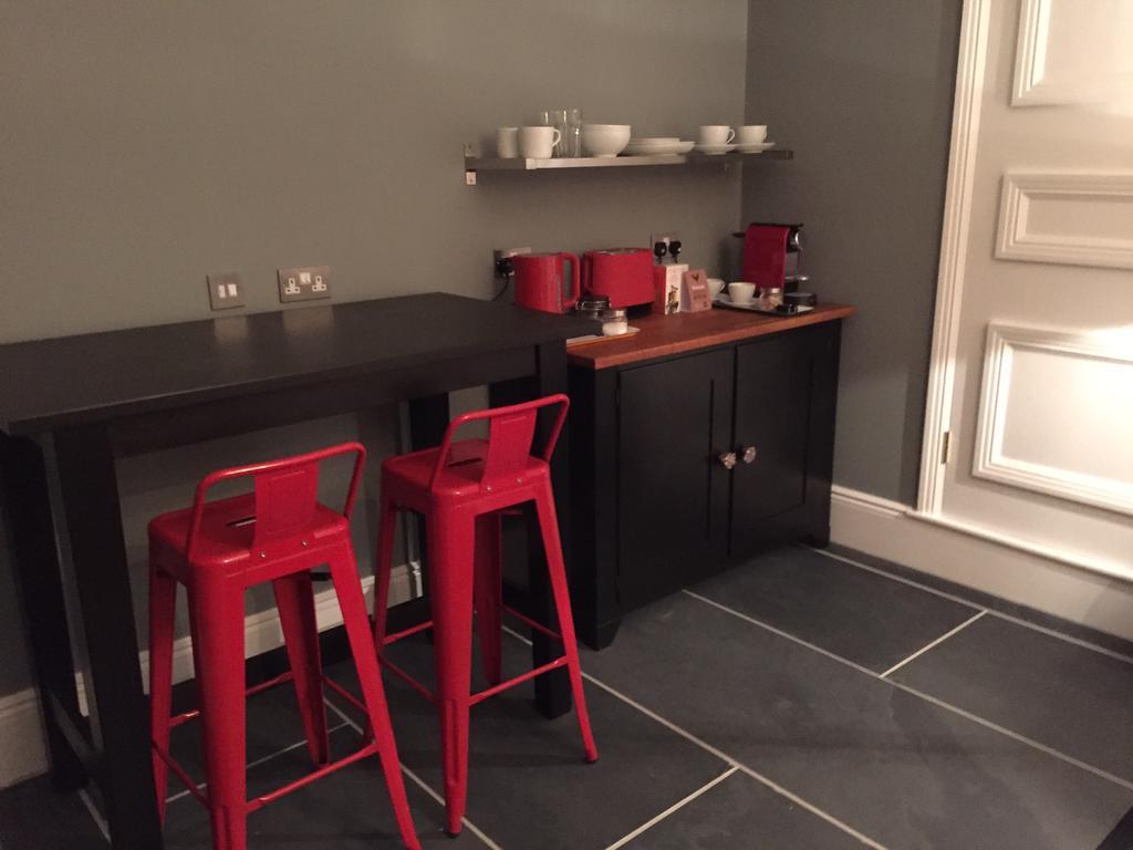 לינה וארוחת בוקר ניופורט פאגנל Montpellier House חדר תמונה