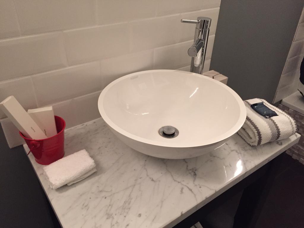 לינה וארוחת בוקר ניופורט פאגנל Montpellier House חדר תמונה