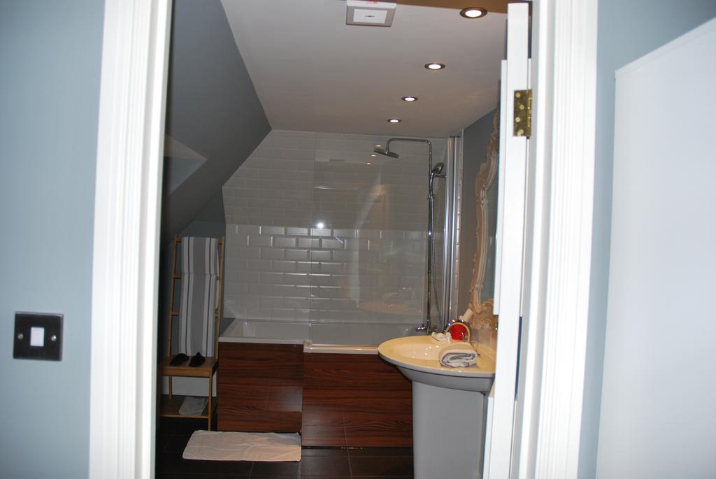 לינה וארוחת בוקר ניופורט פאגנל Montpellier House מראה חיצוני תמונה